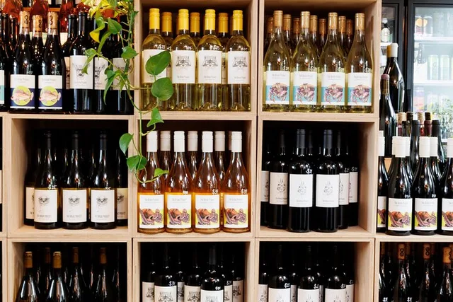 Eastsound Wine Tasting Experience - Image 6