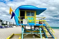 Miami Art Deco District French Walking Tour 2 hr thumbnail 5