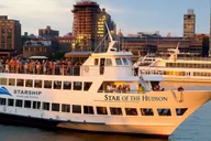 New York City Fireworks Cruise with Open Bar 4 hr thumbnail 2