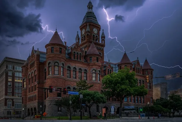Dallas Ghost Tour: Blood, Bones, and Burials - Image 2