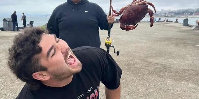 San Francisco Crabbing Under the Golden Gate Bridge 3 hr - Image 3