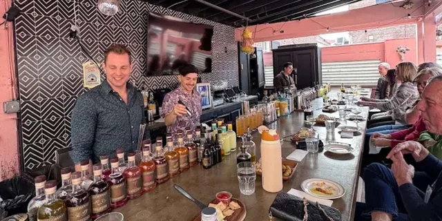 Charleston Cocktail Making Class - Image 2
