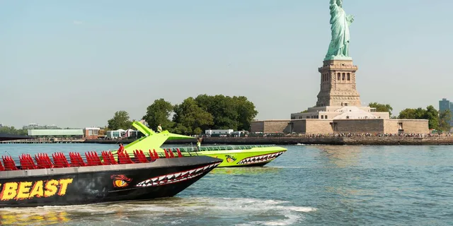 New York City Speedboat Ride to Statue of Liberty - Image 3