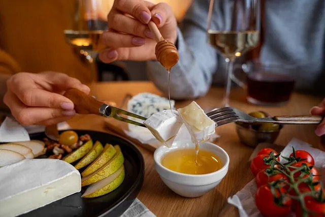 Hawaii Honey Tasting Experience - Image 5