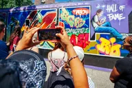New York City Hip Hop Bus Tour thumbnail 3