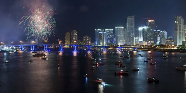 Miami Fireworks Speedboat Viewing Cruise - Image 4