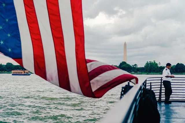 Washington DC Dinner Cruise on the Potomac River - Image 2
