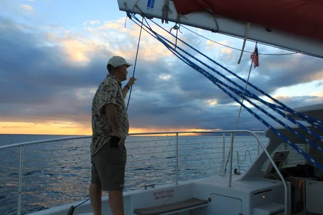 Waikiki Sunset Cocktail Cruise - Image 4