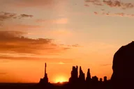 Monument Valley Cultural and Sunrise Tour 3 hr thumbnail 2