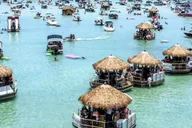 Destin Cruisin Tikis Crab Island Tour 3 hr thumbnail 4