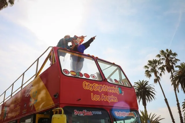 Los Angeles Celebrity Homes and Hop-On Hop-Off Tour - Image 2