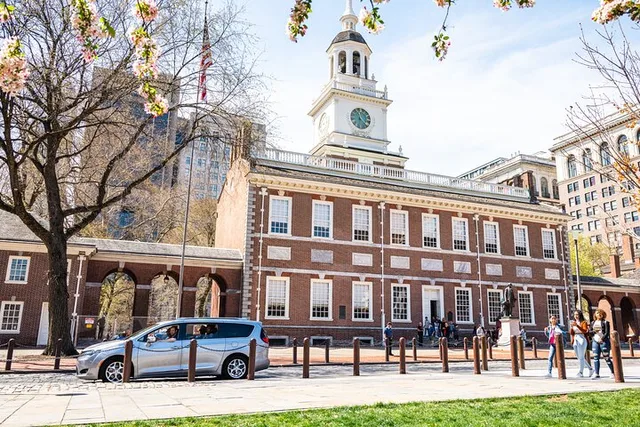 Philadelphia Driving Tour with Museum Visit - Image 1