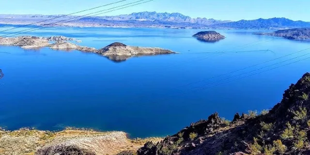 Las Vegas Hoover Dam and Seven Magic Mountains Tour - Image 4