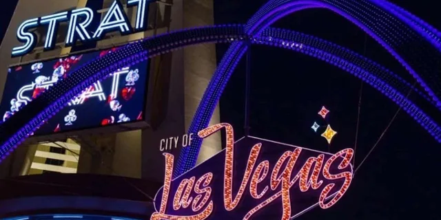 Las Vegas L.A. Comedy Club at The STRAT 1.5 hr - Image 1