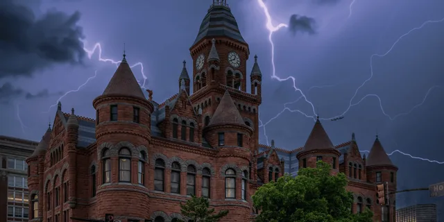 Dallas Ghost Tour: Blood, Bones & Burials - Image 1