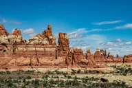 Canyonlands Needles Chesler Park Hiking Tour thumbnail 3