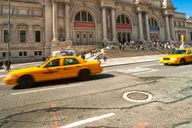 New York Met Cloisters & Fifth Avenue Tour by Car thumbnail 4