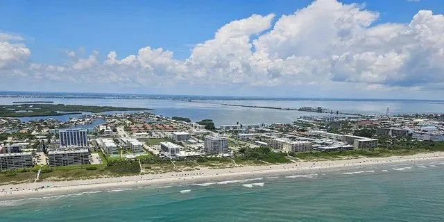 Port Canaveral Helicopter Tour over Kennedy Space Center 35 min - Image 1
