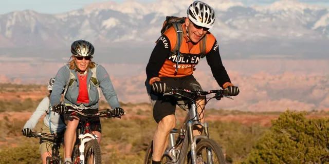 Moab Mountain Biking Tour at Dead Horse Point - Image 2