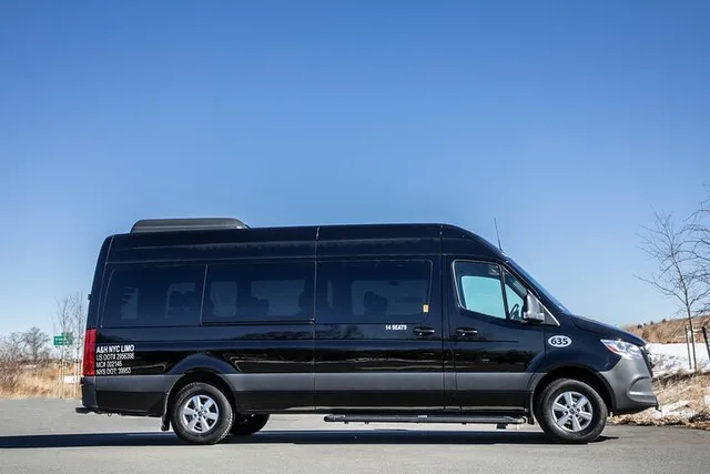 New York City Airport Departure Transfer - Image 3