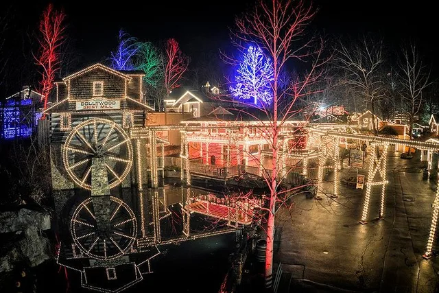 Smoky Mountain Holiday Light Tour - Image 2