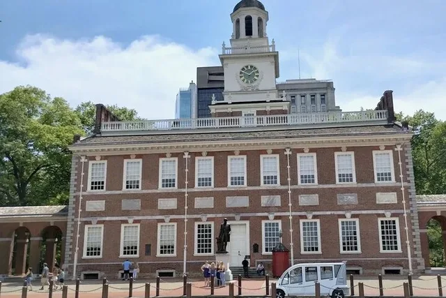 Philadelphia Guided Electric Car Tour - Image 2