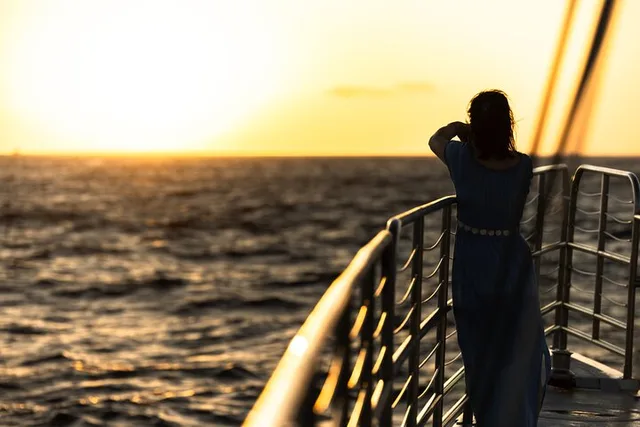Kauai Nā Pali Coast Sunset Cruise - Image 5