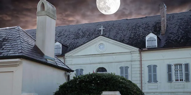New Orleans Witchcraft and Voodoo Ghost Tour - Image 2