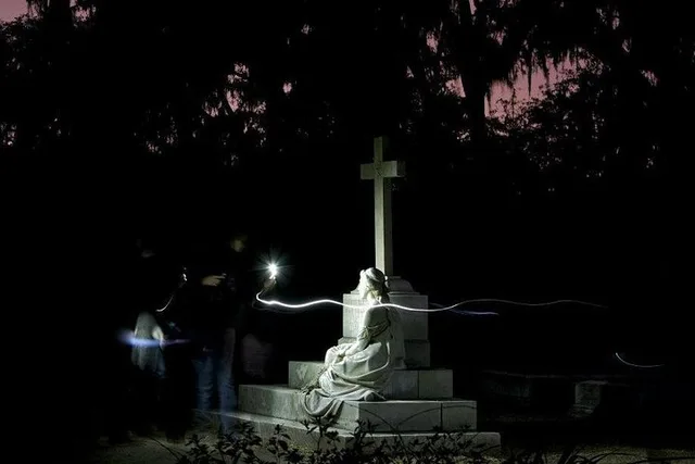 Savannah Bonaventure Cemetery After-Hours Tour - Image 6