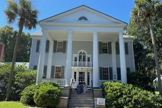 Charleston Historic Plantations Tour 4 hr