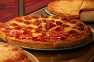 Chicago Loop Food Tour: Pizza, Dogs & Local Flavor 2 hr thumbnail 1