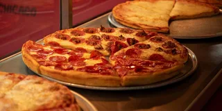 Chicago Loop Food Tour: Pizza, Dogs & Local Flavor 2 hr