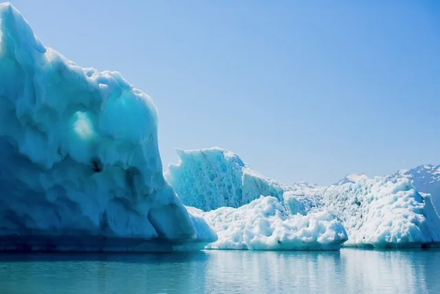 Seward Glacier Iceberg Raft Tour - Image 3