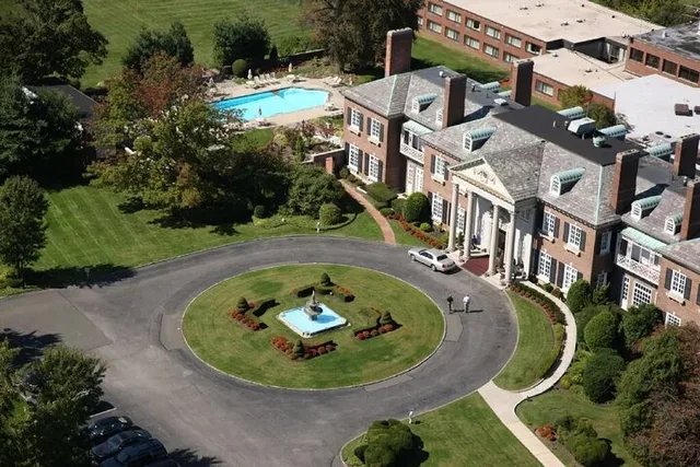 New York Private Helicopter Ride with Dining Experience - Image 6