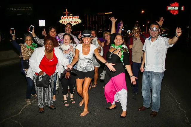 Las Vegas Disco Party Bus Photo Tour - Image 6