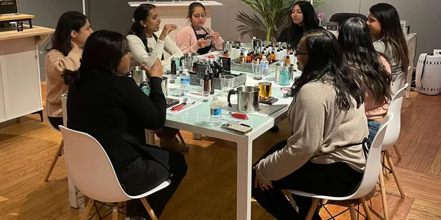 Chicago Candle Making Class Downtown - Image 4