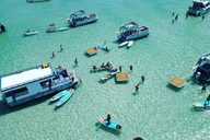 Destin Crab Island Tour with Bathroom 3 Hr thumbnail 1