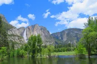 Yosemite National Park Private Tour with Hotel thumbnail 5