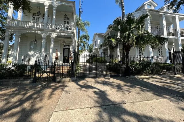 New Orleans Garden District Walking Tour - Image 3