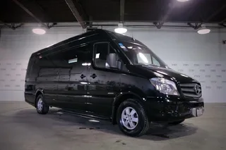 Chicago Private Transfer by Mercedes Sprinter