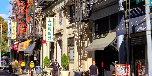 New York City Contrasts Tour - Image 6