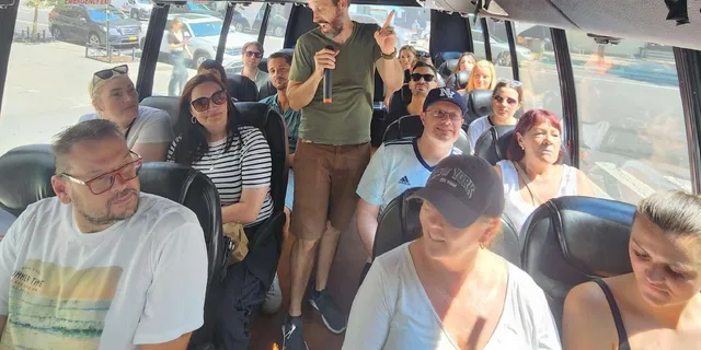 New York City Comedy Bus Tour - Image 3