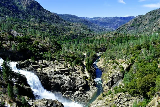 Yosemite Hetch Hetchy Day Hike - Image 2