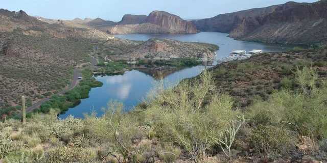Phoenix Apache Trail and Dolly Steamboat Tour - Image 2