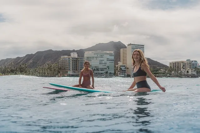 Honolulu Surfing Lesson - Image 2