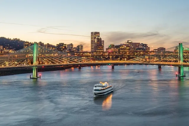 Portland Dinner Cruise on Willamette River 2.5 hr - Image 2