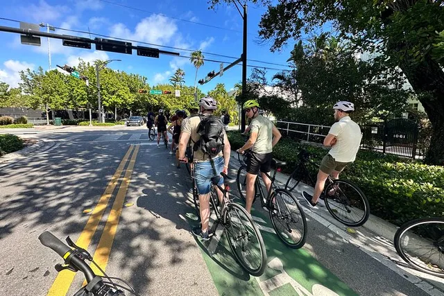 Miami Beach Electric Bike Tour 2 hr - Image 4