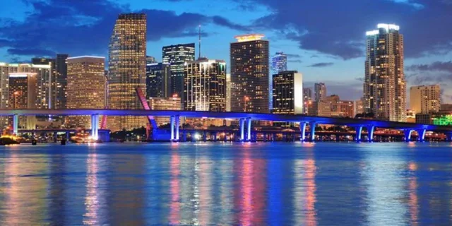 Miami Tiki Bar Cruise 1.5 hr - Image 6