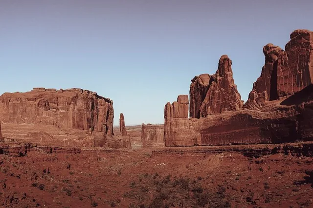 Moab 4x4 Tour with Delicate Arch Hike 4 hr - Image 6