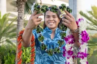 Kahului Airport Lei Greeting thumbnail 1